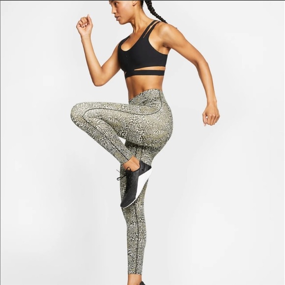 Nike Pants - Nike One Leopard Leggings 🐆